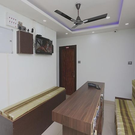 Hotel O Aashray Guest House Guwahati Bagian luar foto